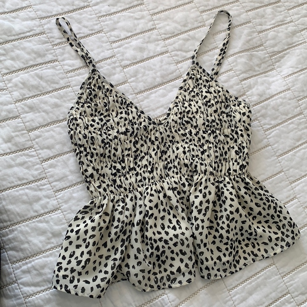 White tank top with blank print